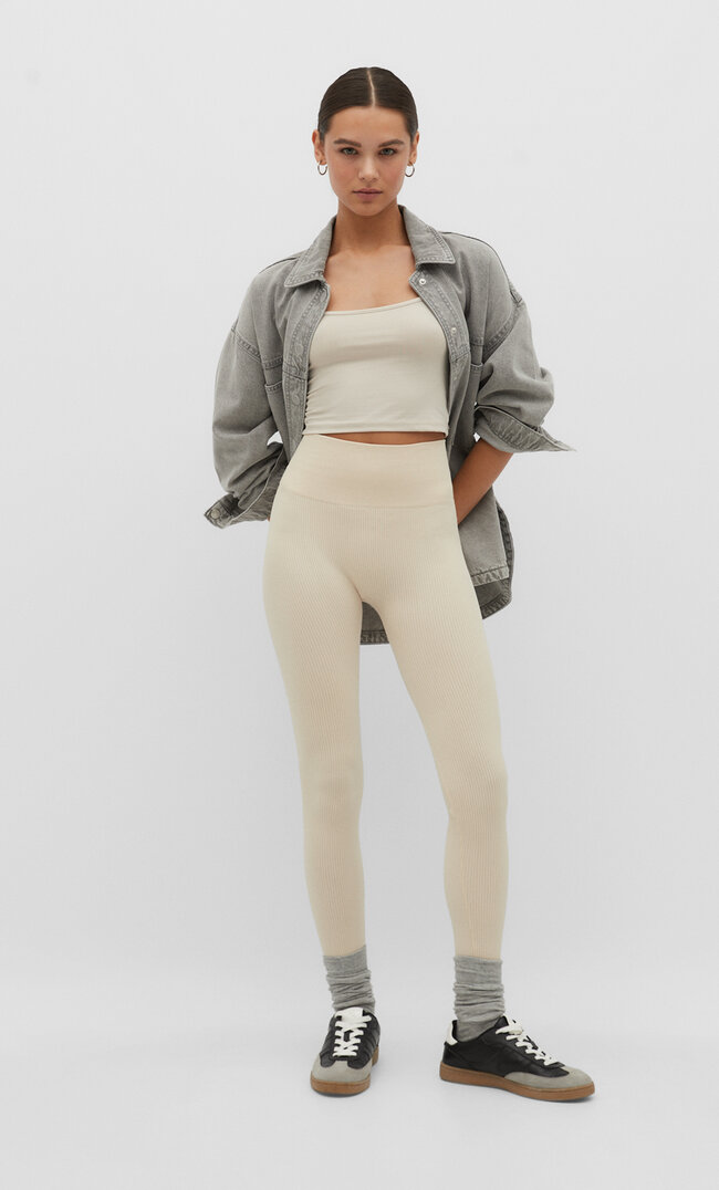 

Stradivarius Nahtlose Leggins Steingrau S