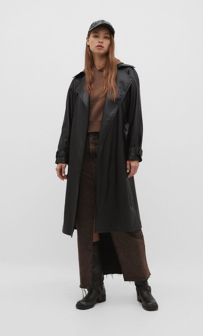 

Stradivarius Langer Trenchcoat aus Kunstleder Schwarz XL