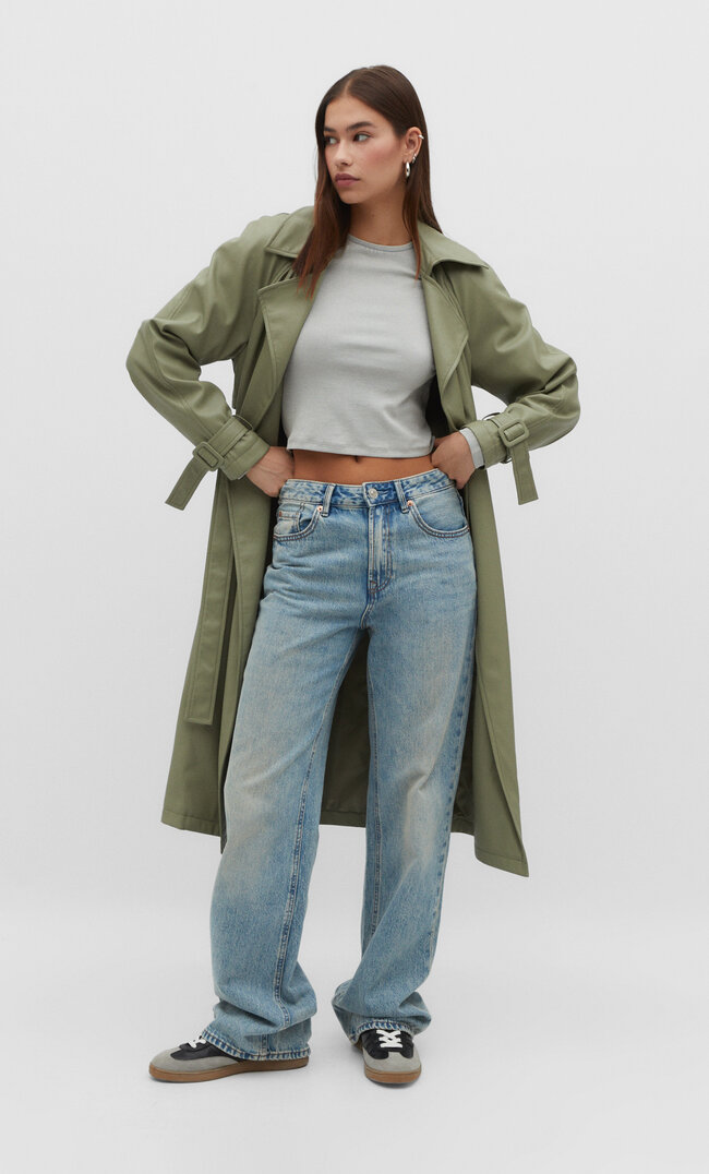 

Stradivarius Langer Trenchcoat aus Kunstleder Khaki L