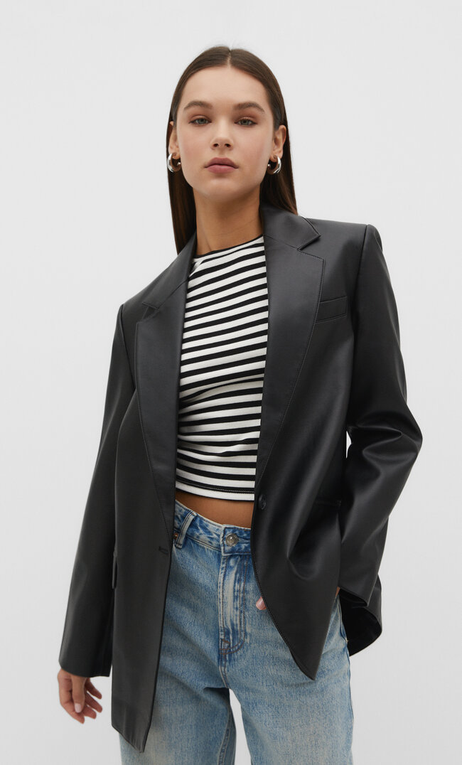 

Stradivarius Blazer aus Kunstleder Schwarz XL