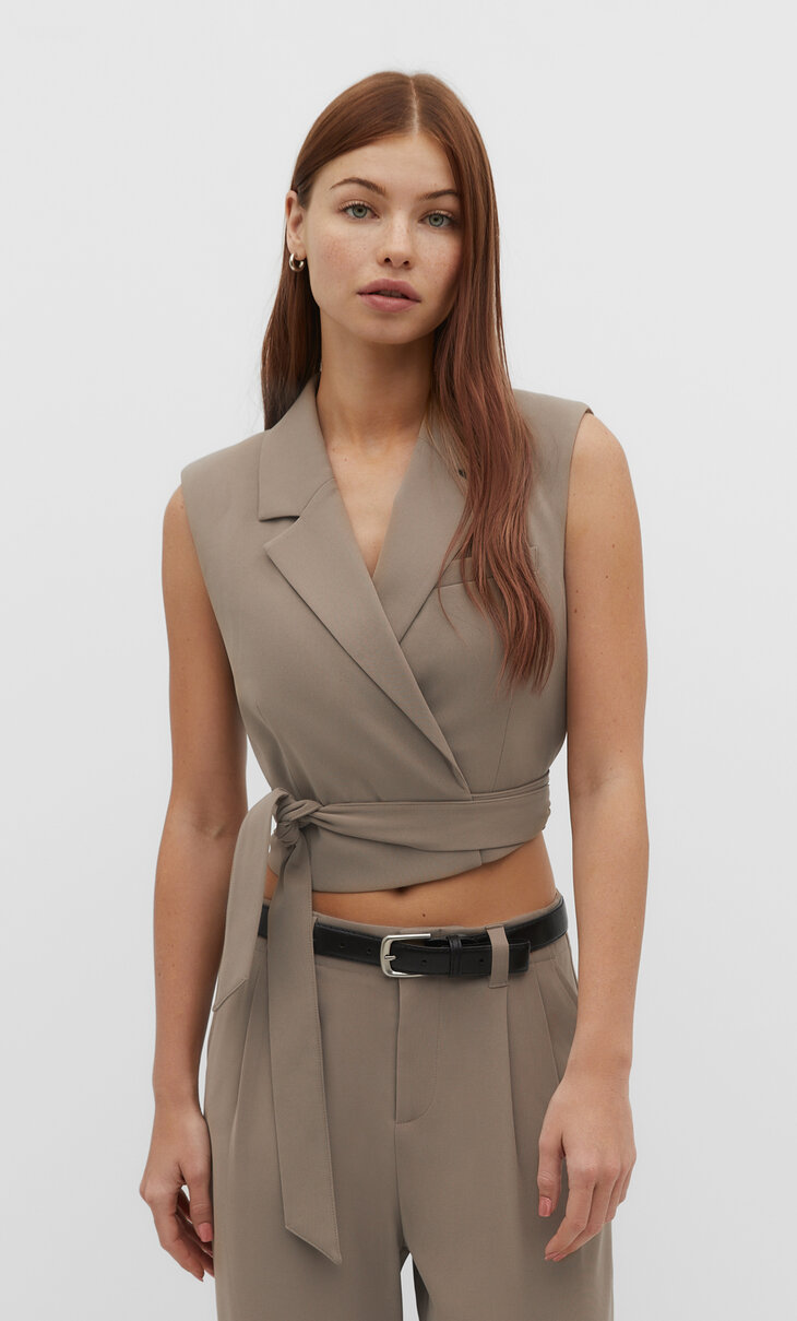 Cropped vest with bow detail