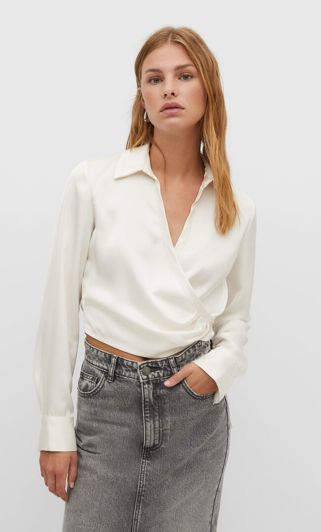 

Stradivarius Krótka satynowa bluzka w stylu baletnicy Ecru XL