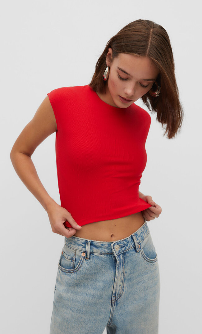 

Stradivarius T-Shirt mit Mini-Ärmeln Granatrot M
