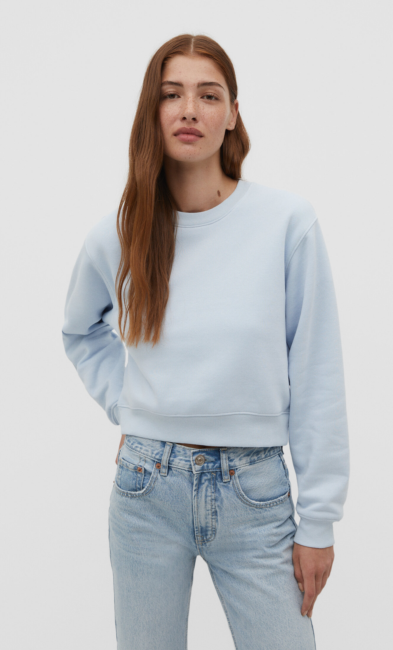 Basic cropped sweatshirt - Women's fashion | Stradivarius United States