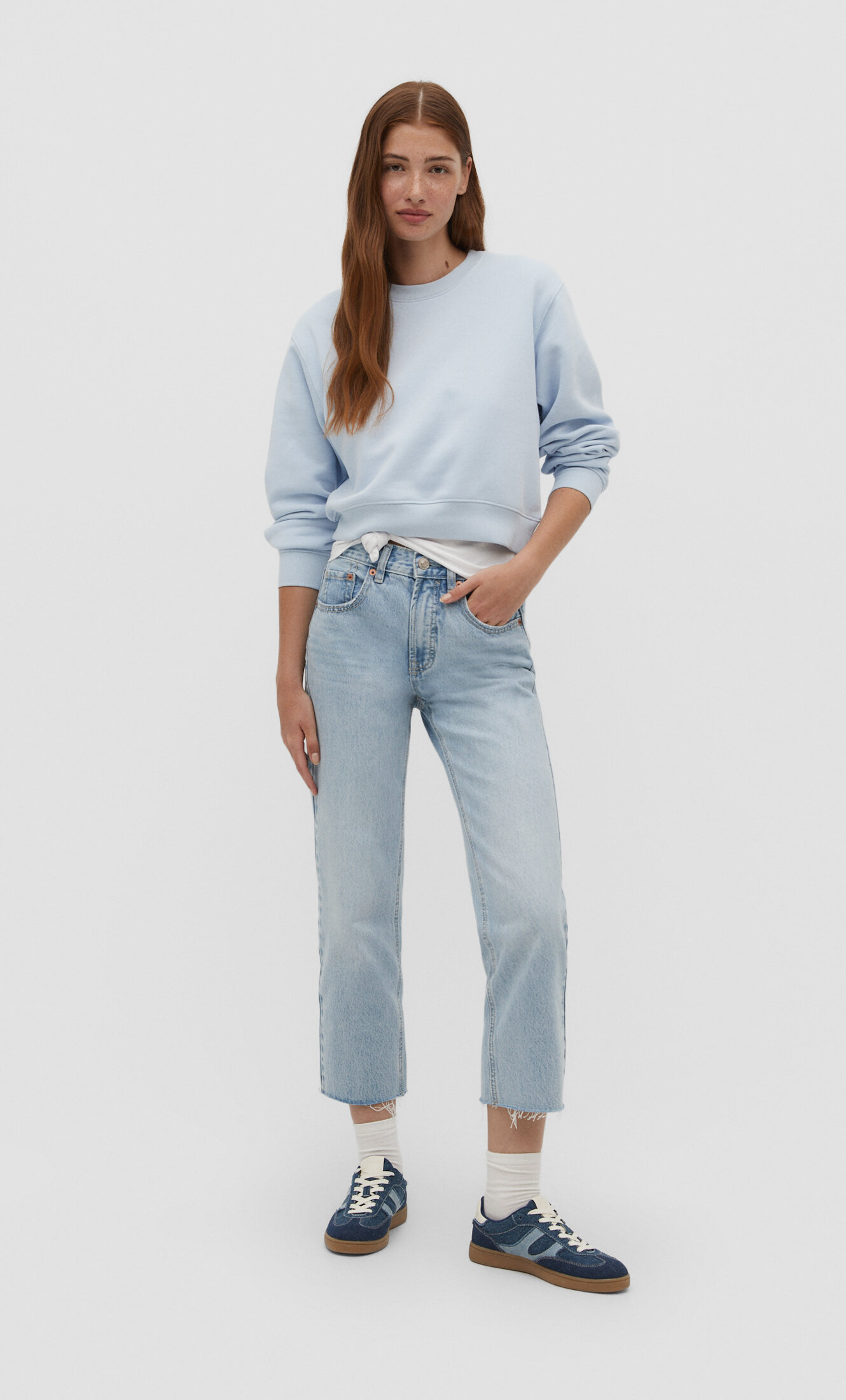 Basic cropped sweatshirt - Women's fashion | Stradivarius United Kingdom