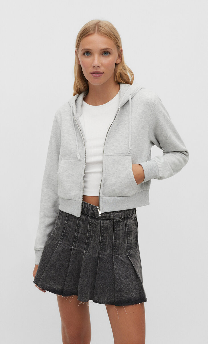 Cropped sweatshirt with zip