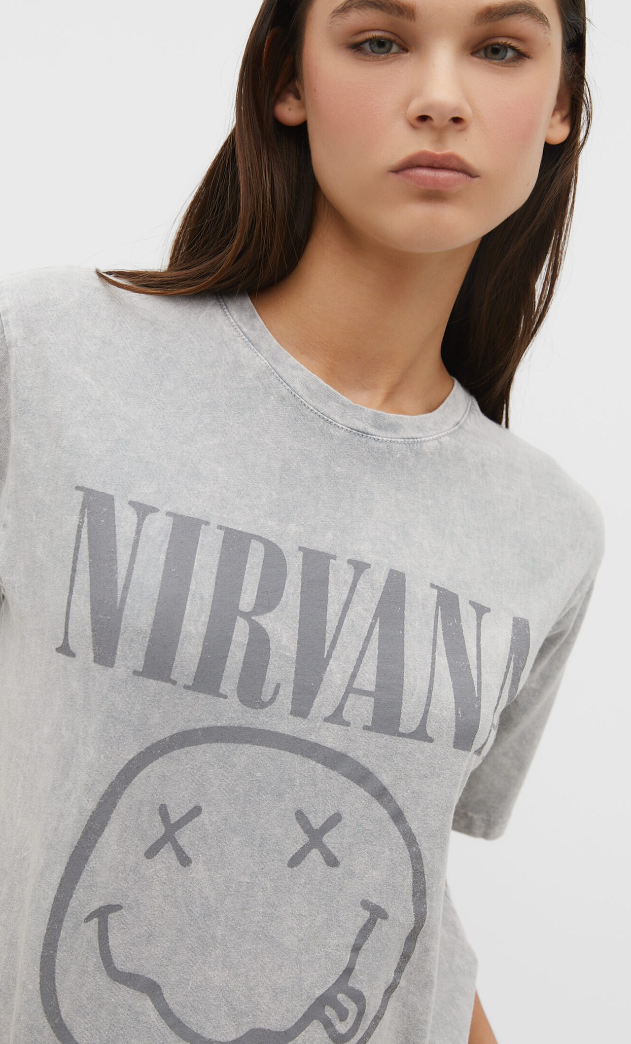 Reproduceren Eik Oceaan T-shirt met Nirvana-gezicht - Mode voor dames | Stradivarius België /  Belgique