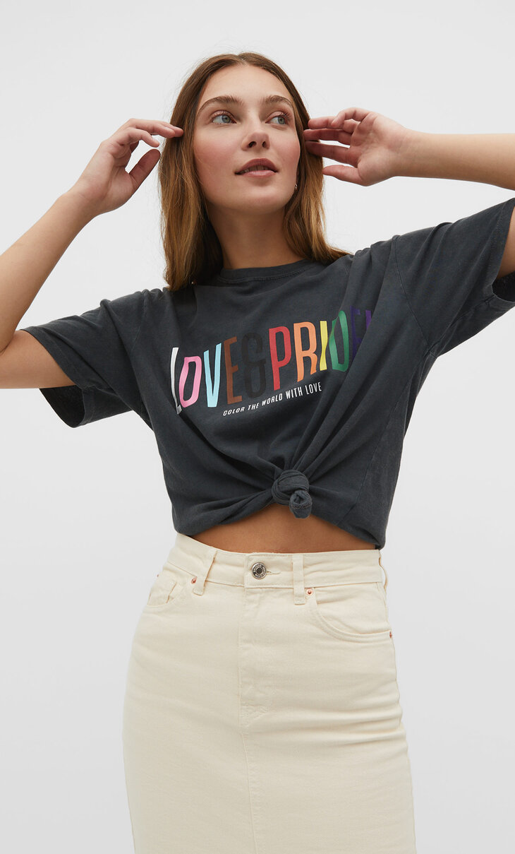 Pride-mintás póló