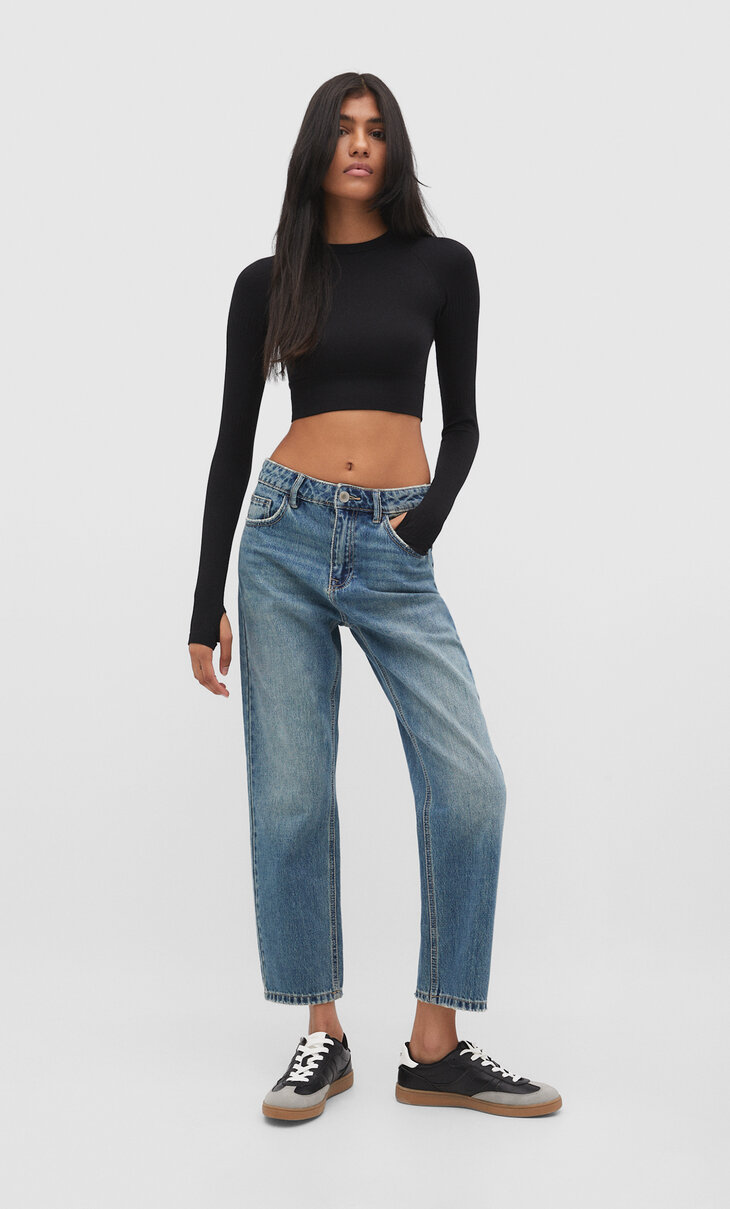 Mid-rise mom jeans
