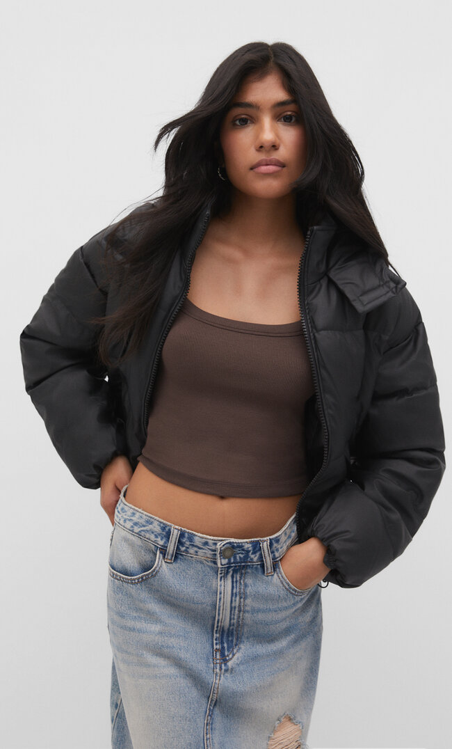 

Stradivarius Jacke aus Kunstleder mit Kapuze Schwarz XS