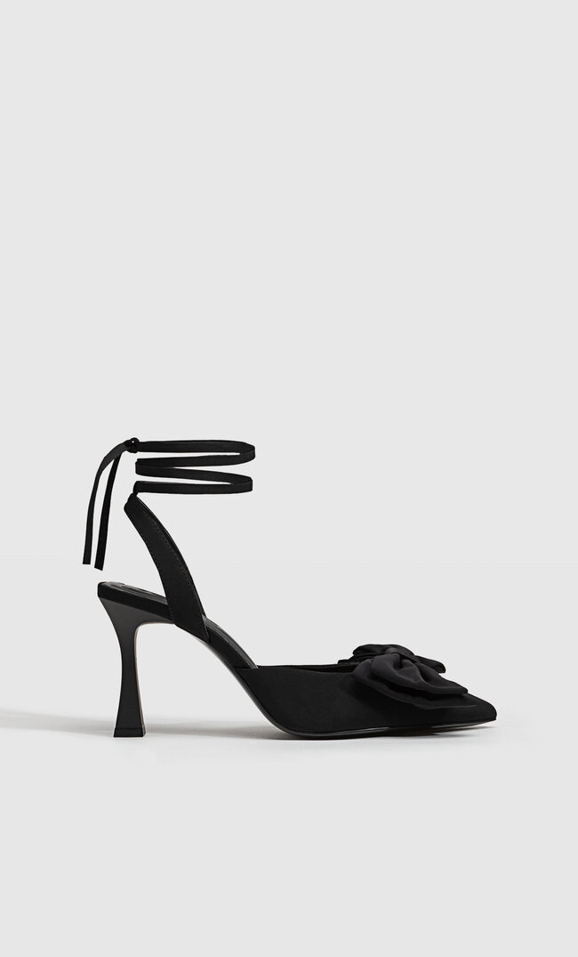 

Stradivarius Absatzschuhe mit offener Ferse, Schnürung und Schleife SCHWARZ 35
