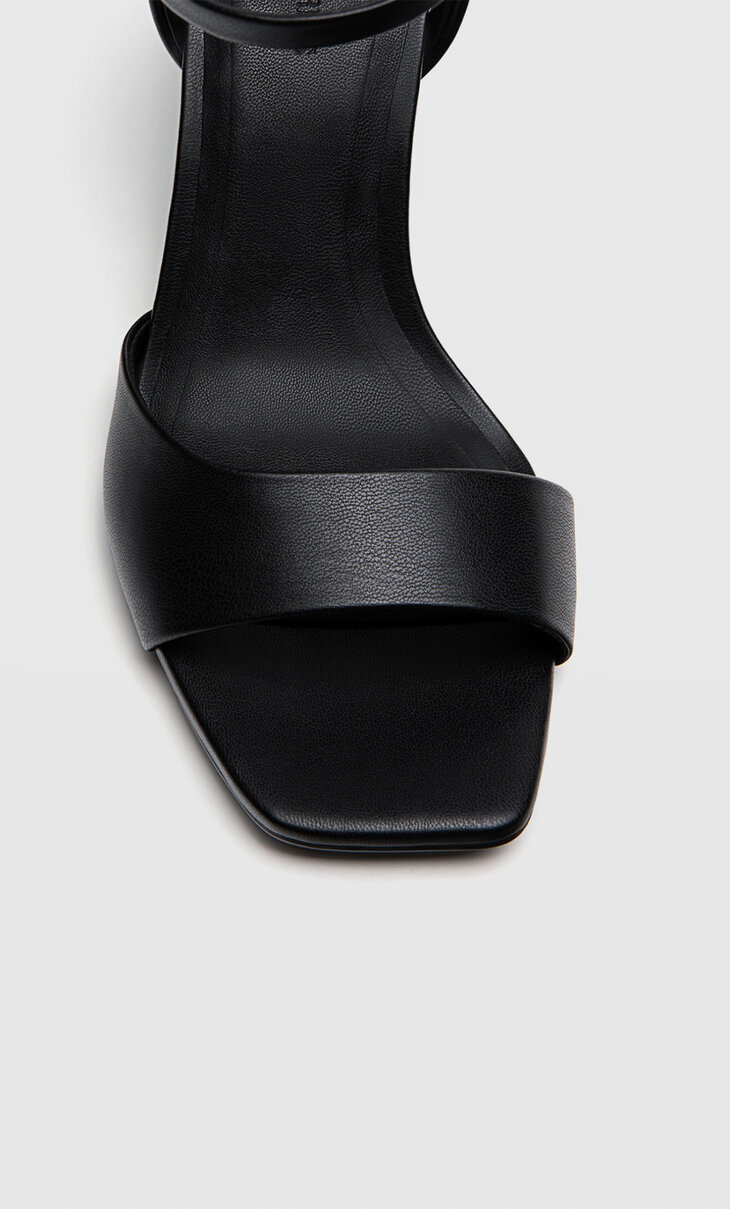 High-heel sandals with padded strap