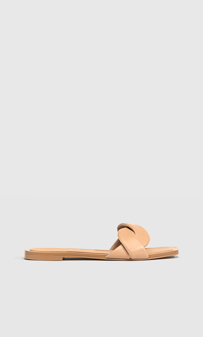 

Stradivarius Flache, geflochtene Sandalen BEIGE 36