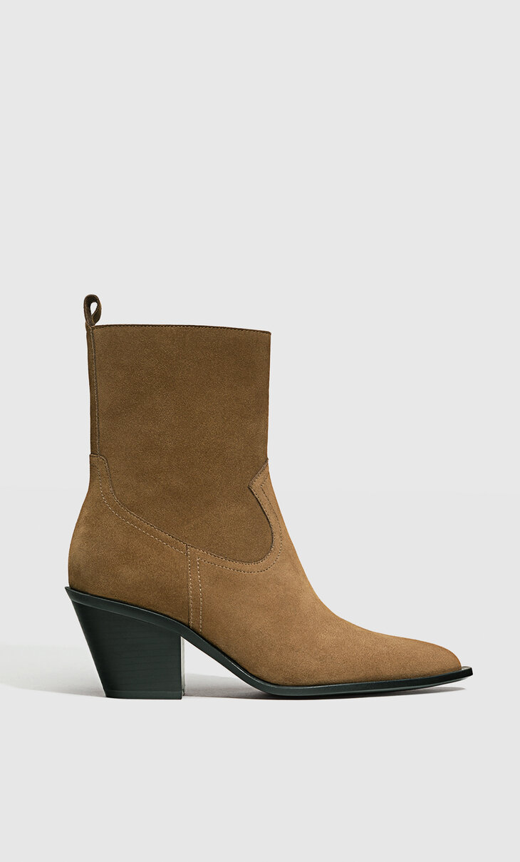 Cowboy leather heeled ankle boots - Women's fashion | Stradivarius Denmark