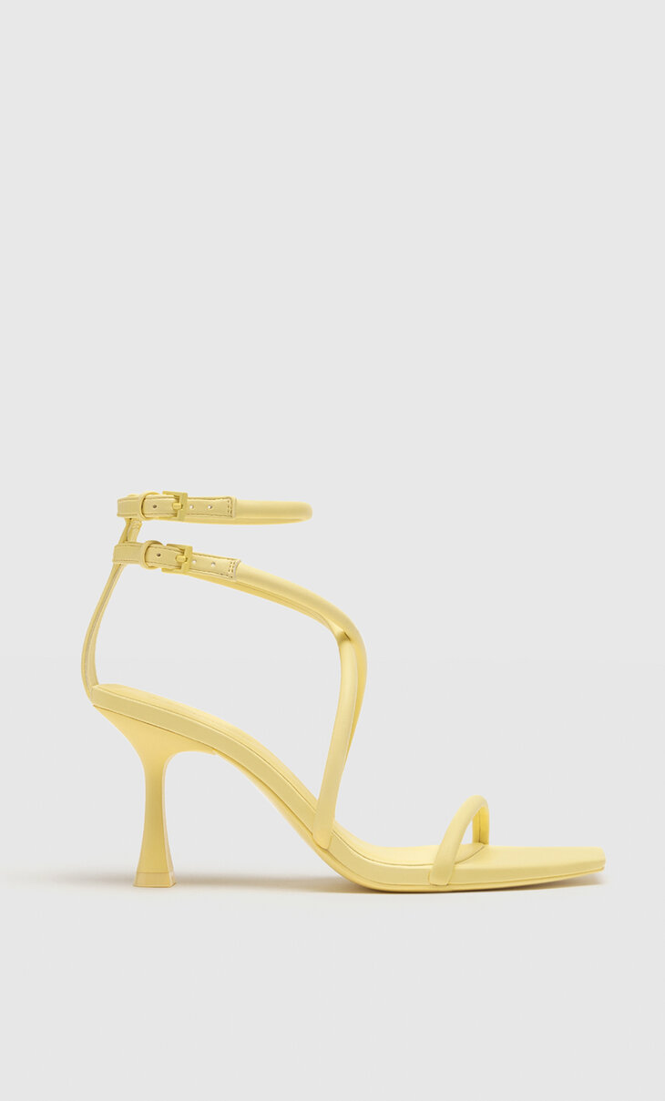 High-heel sandals with padded straps