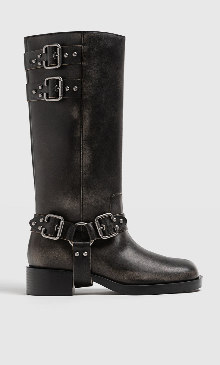 Flat distressed boots with buckles