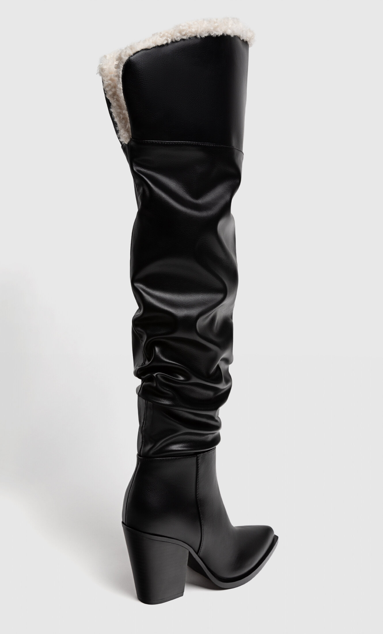 Botas sales arrugadas stradivarius