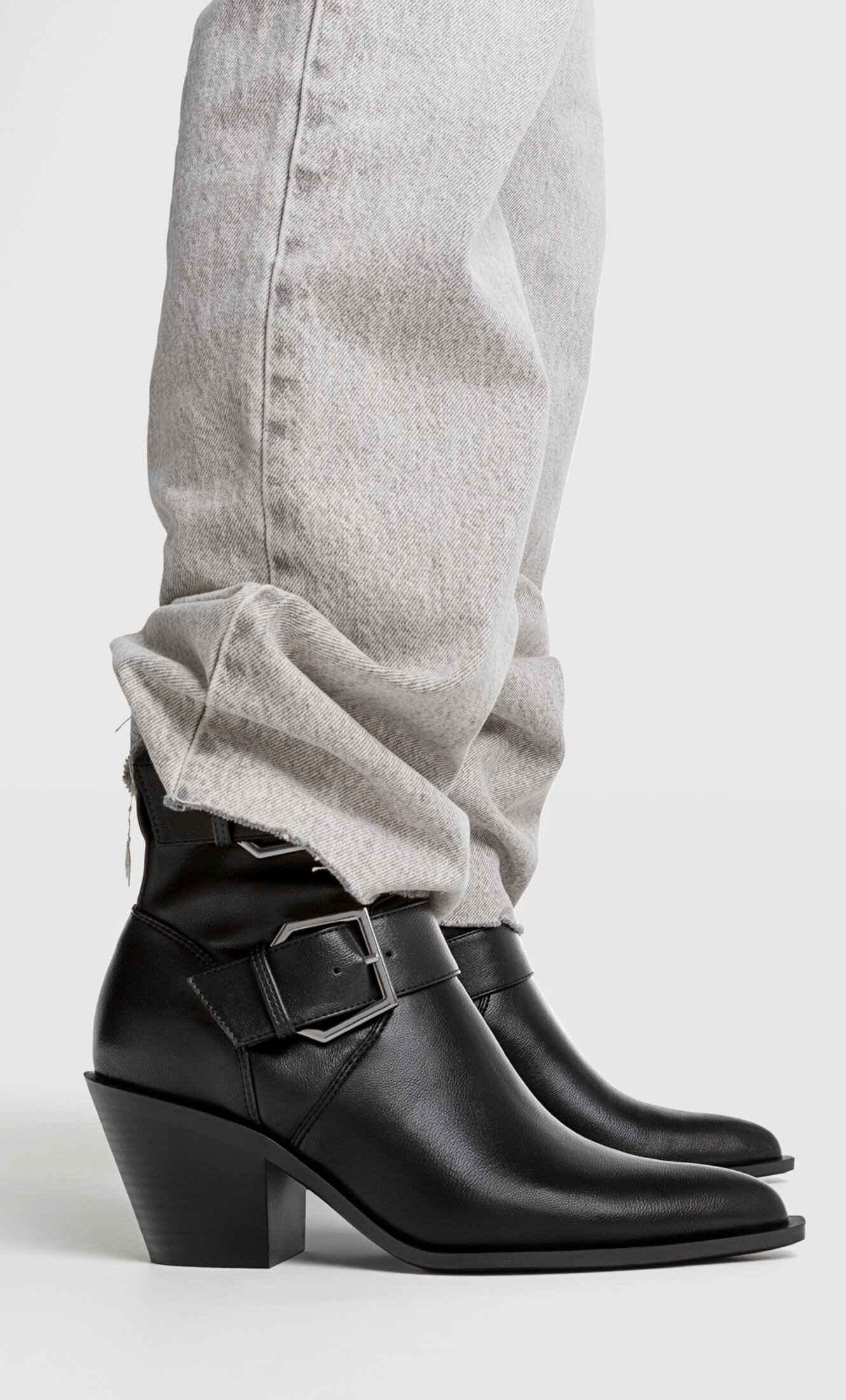 Stradivarius hot sale botines negros