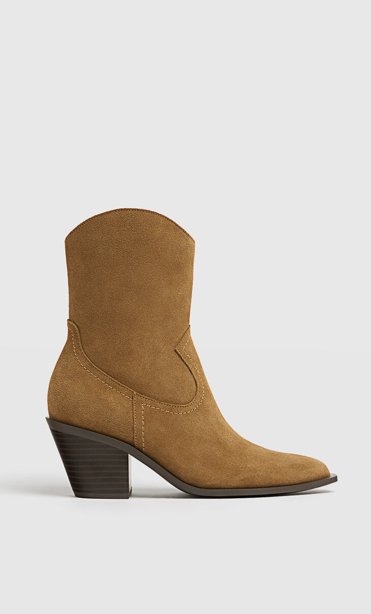 Cowboy leather heeled ankle boots - Women's fashion | Stradivarius Germany