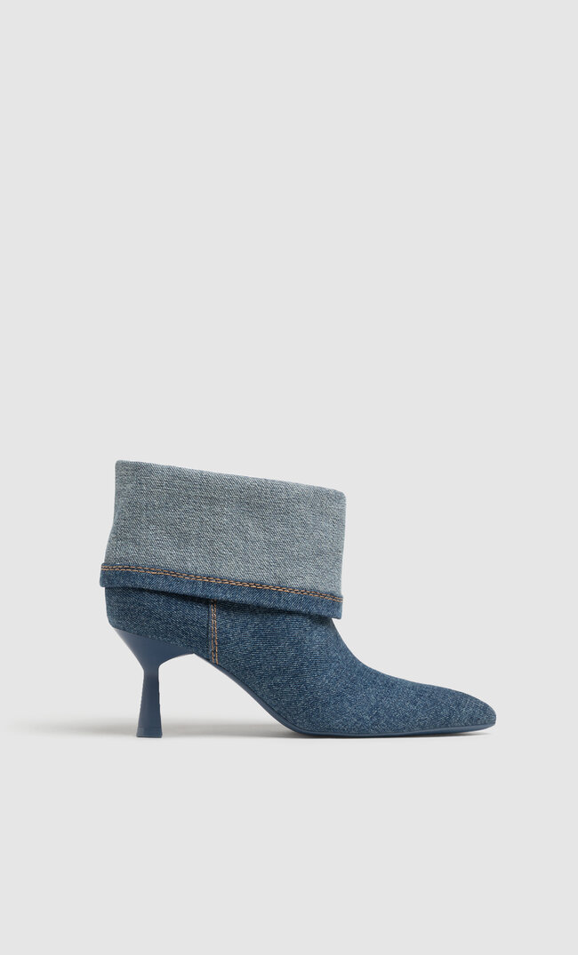 

Stradivarius Jeans-Stiefeletten mit Absatz Denimblau 35