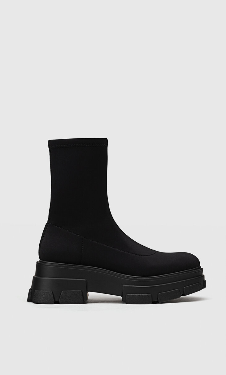 Flat ankle boots with track soles - Women's Ankle boots | Stradivarius ...