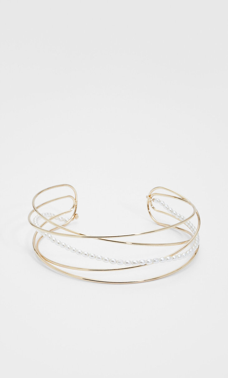 Asymmetric choker with faux pearls