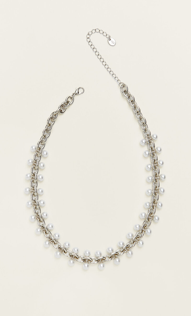 Grunge necklace with faux pearls