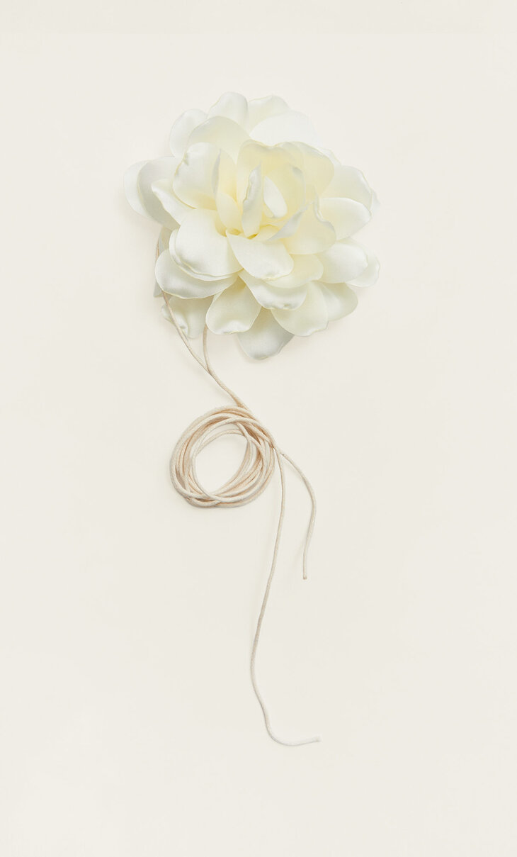 Multi-way floral choker