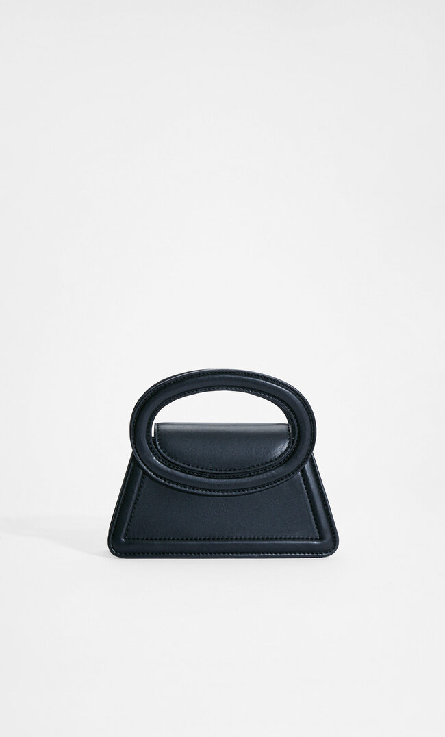 

Stradivarius Kleine Tasche In Geometrischem Design. Schwarz M