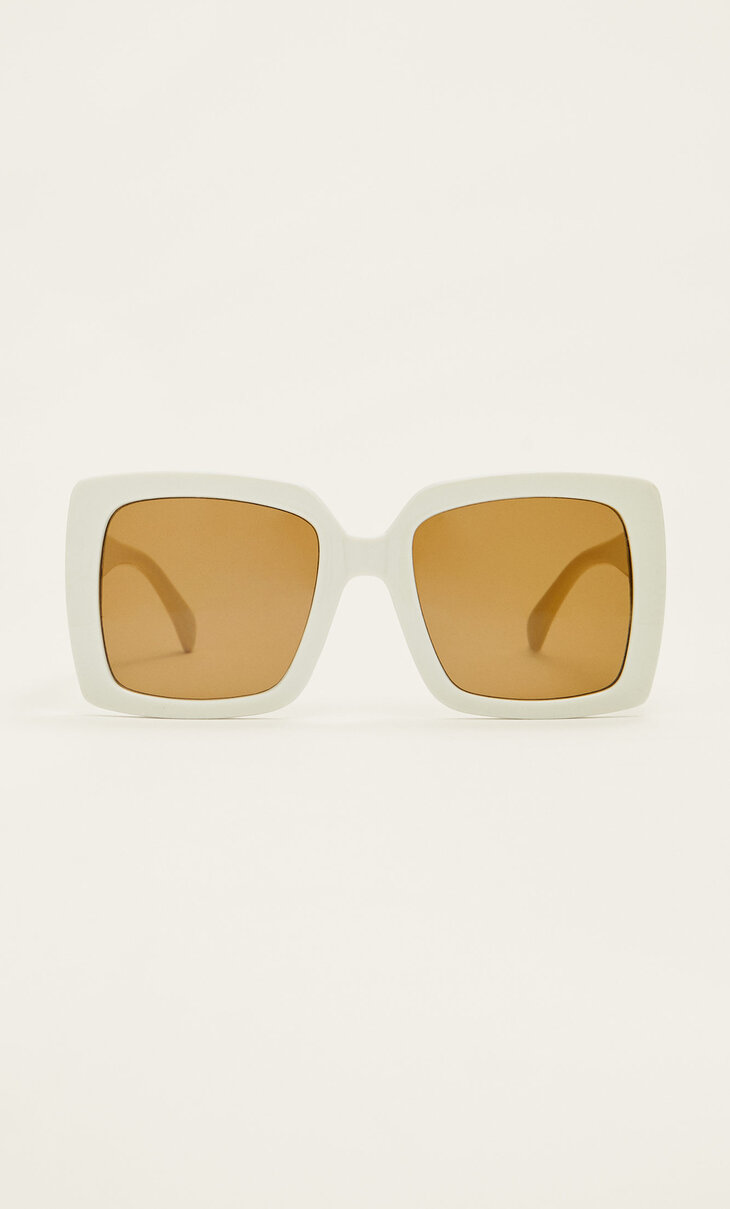 Kvadratiniai akiniai nuo saulės su pereinančių atspalvių krištolo lęšiais
