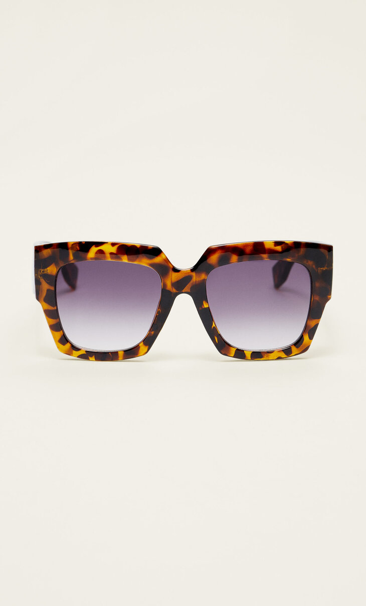 Large square resin sunglasses