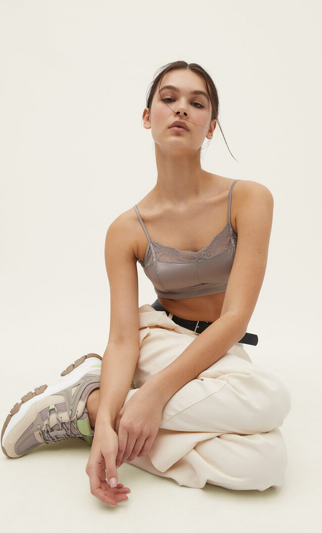 

Stradivarius Satynowy Top Bralette Z Koronką Popielaty M