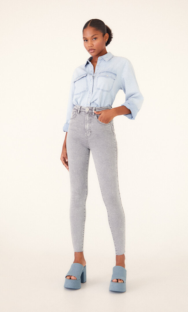 

Stradivarius Hose mit superhohem Bund in Farben Graumeliert 32