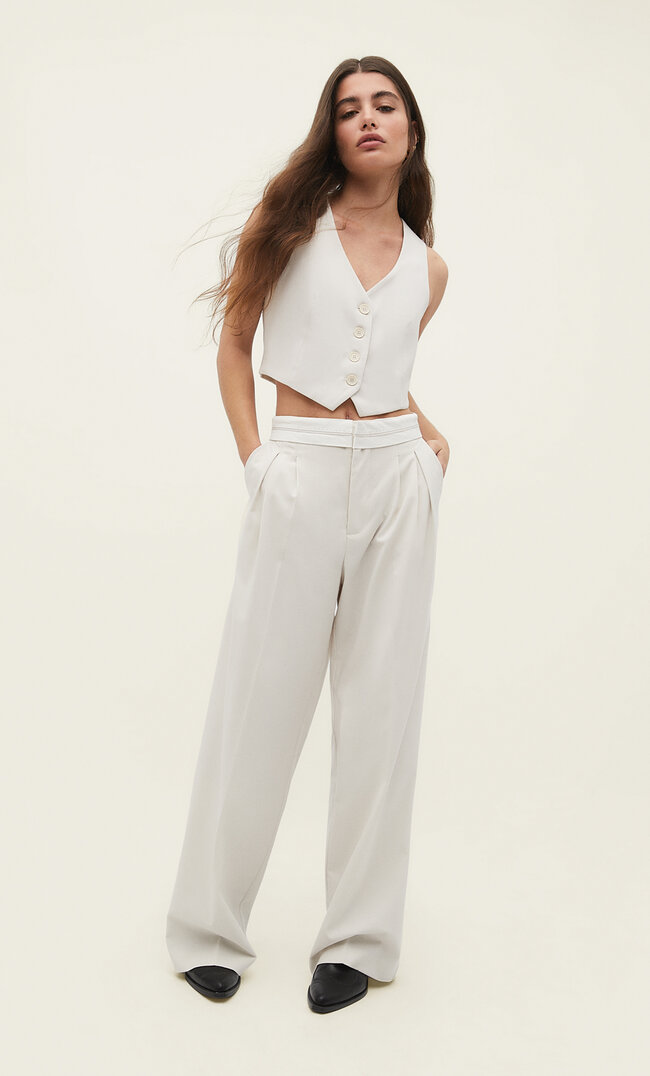 

Stradivarius Hose mit umgeschlagenem Bund Ecru 34