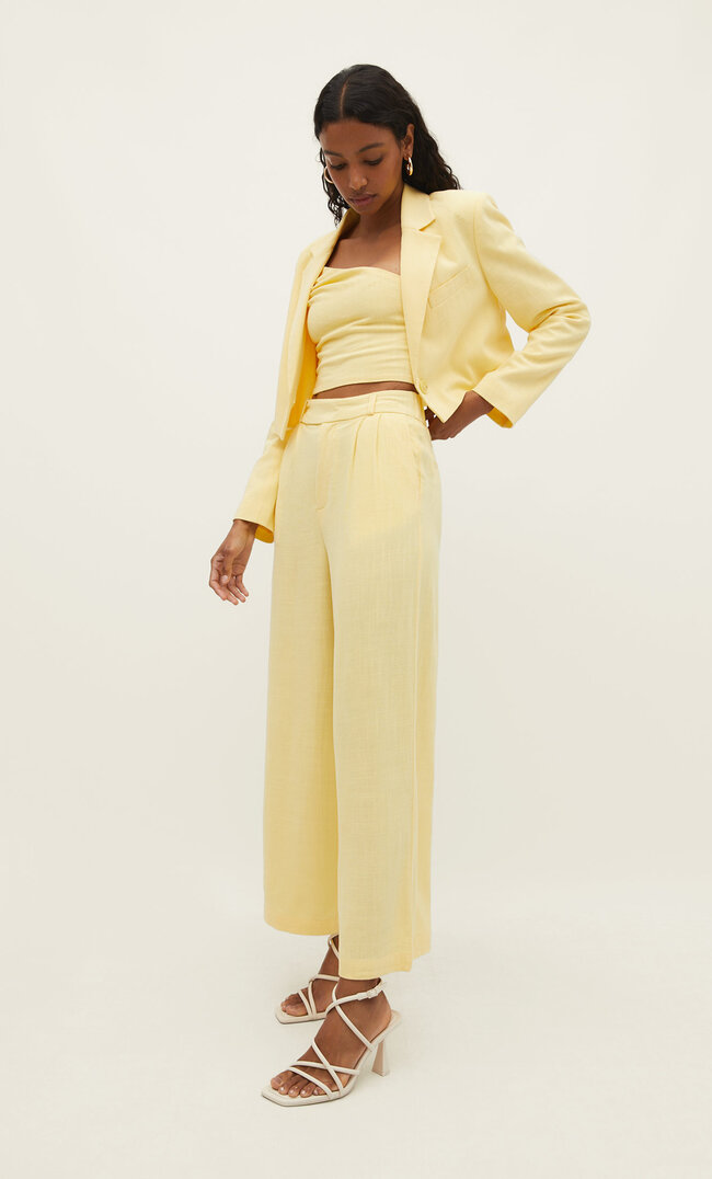 

Stradivarius Spodnie culotte z mieszanki lnu Żółty pastelowy 44