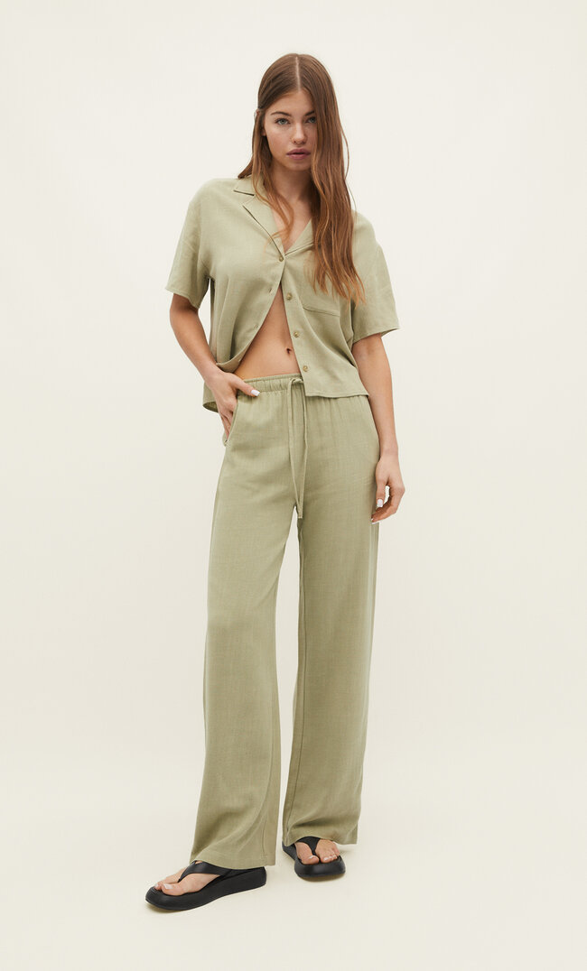 

Stradivarius Lange, Fließende Hose Stil Mit Leinenanteil Khaki S