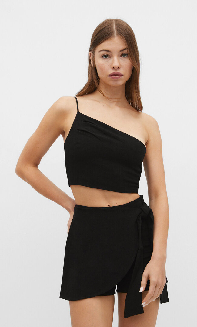 

Stradivarius Rustikaler Skort Mit Knoten Schwarz 34