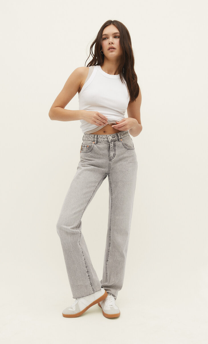 Low-cut straight fit jeans