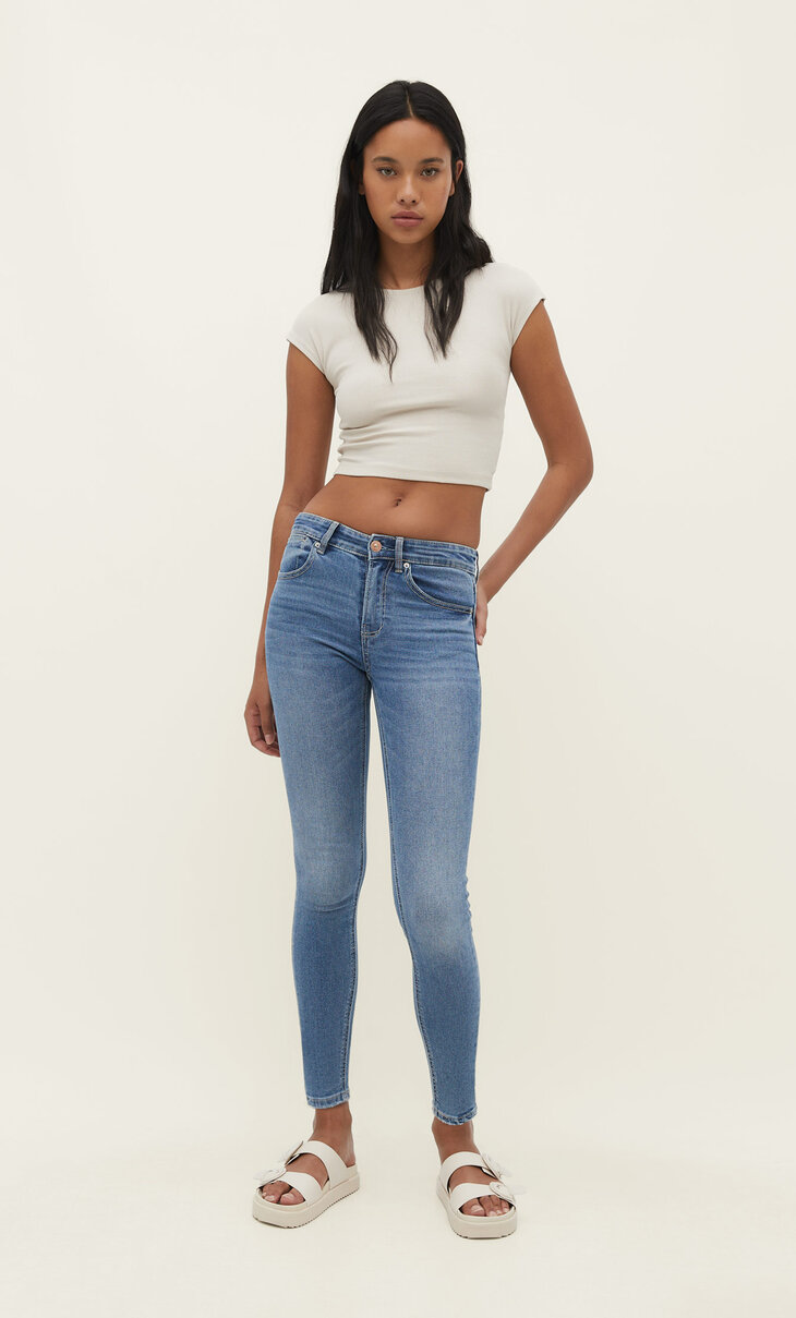 Low-waist skinny jeans