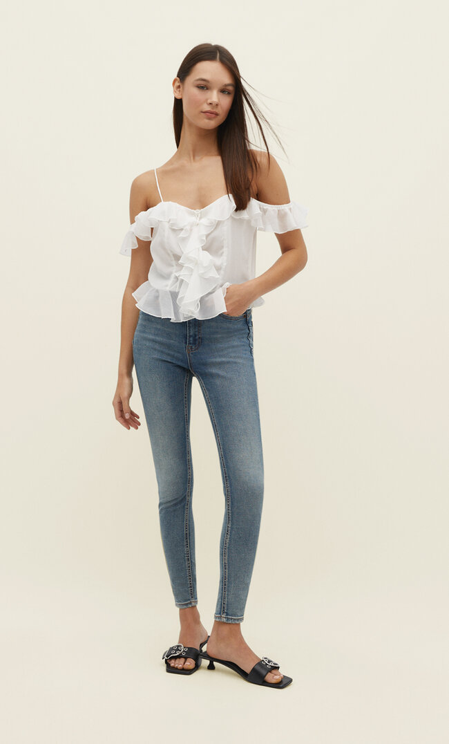 

Stradivarius Jeansy Z Efektem Push-Up Denimowy Średni Light Blue 44