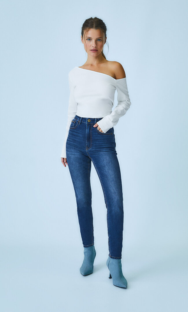 

Stradivarius Spodnie Z Denimu Push Up Denimowy Średni Dark Blue 40
