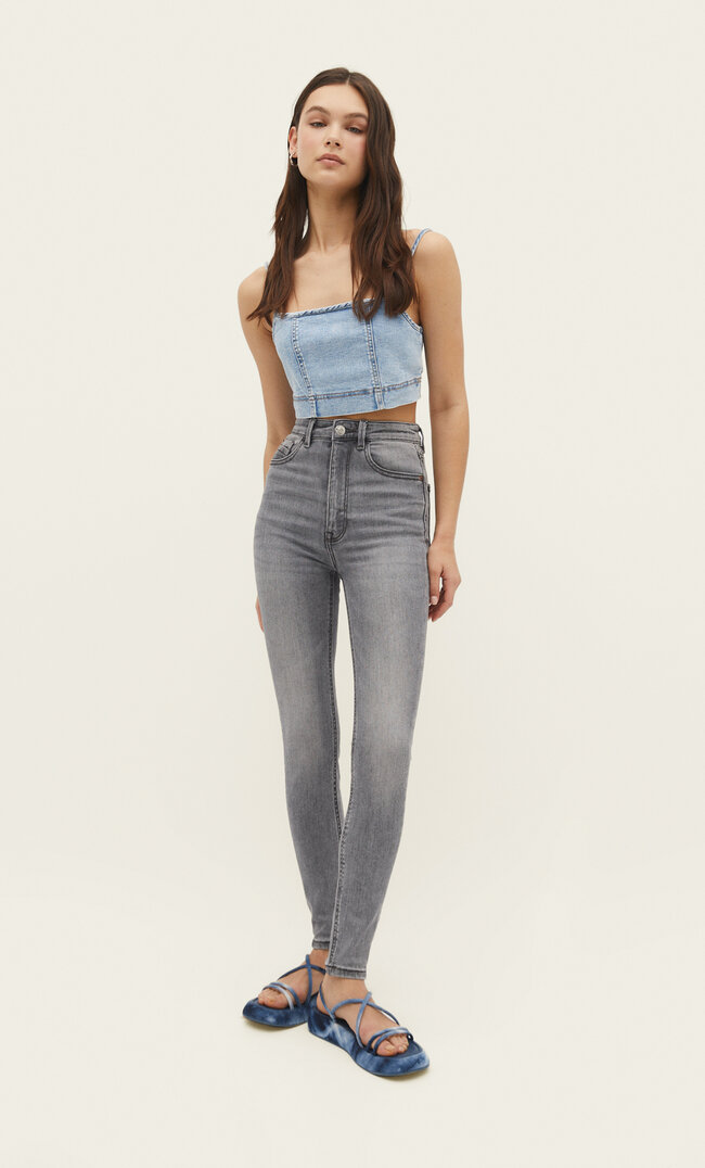 

Stradivarius Skinny-Jeans mit sehr hohem Bund schwarzer Denim 34