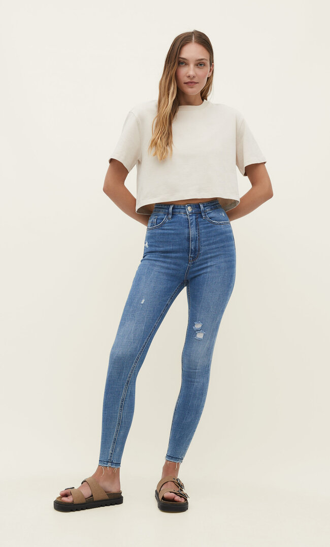 

Stradivarius Skinny-Jeans Mit Sehr Hohem Bund Gebleichtes Denim 36