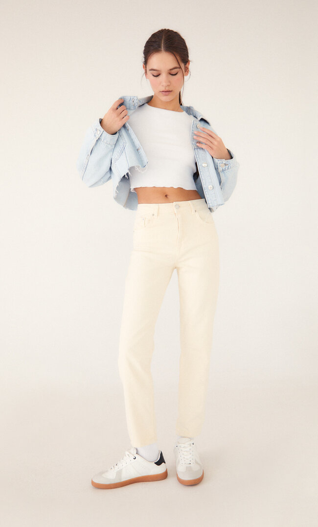 

Stradivarius 1465 Mom-Jeans im Slim-Fit Vanille 38