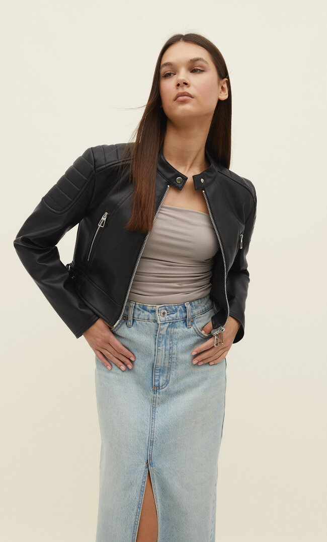 

Stradivarius Krótka kurtka biker ze sztucznej skóry Czarny XS