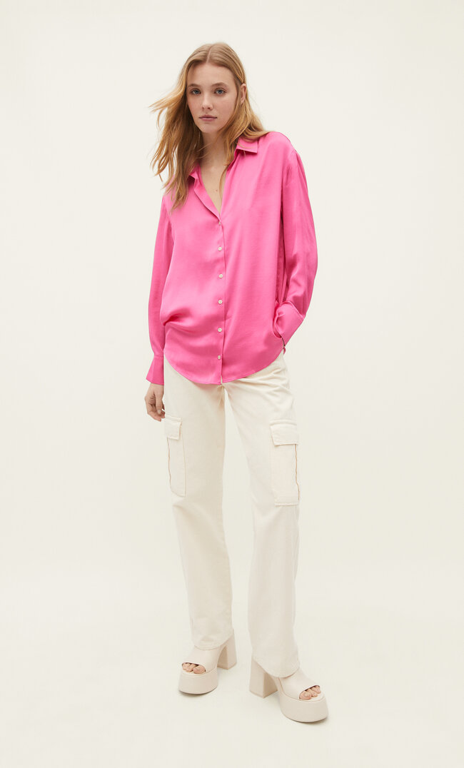 

Stradivarius Satinbluse mit Reverskragen Fuchsia L