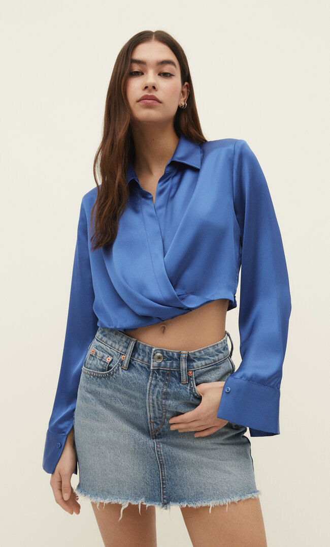 

Stradivarius Drapierte Satinbluse Mittelblau M