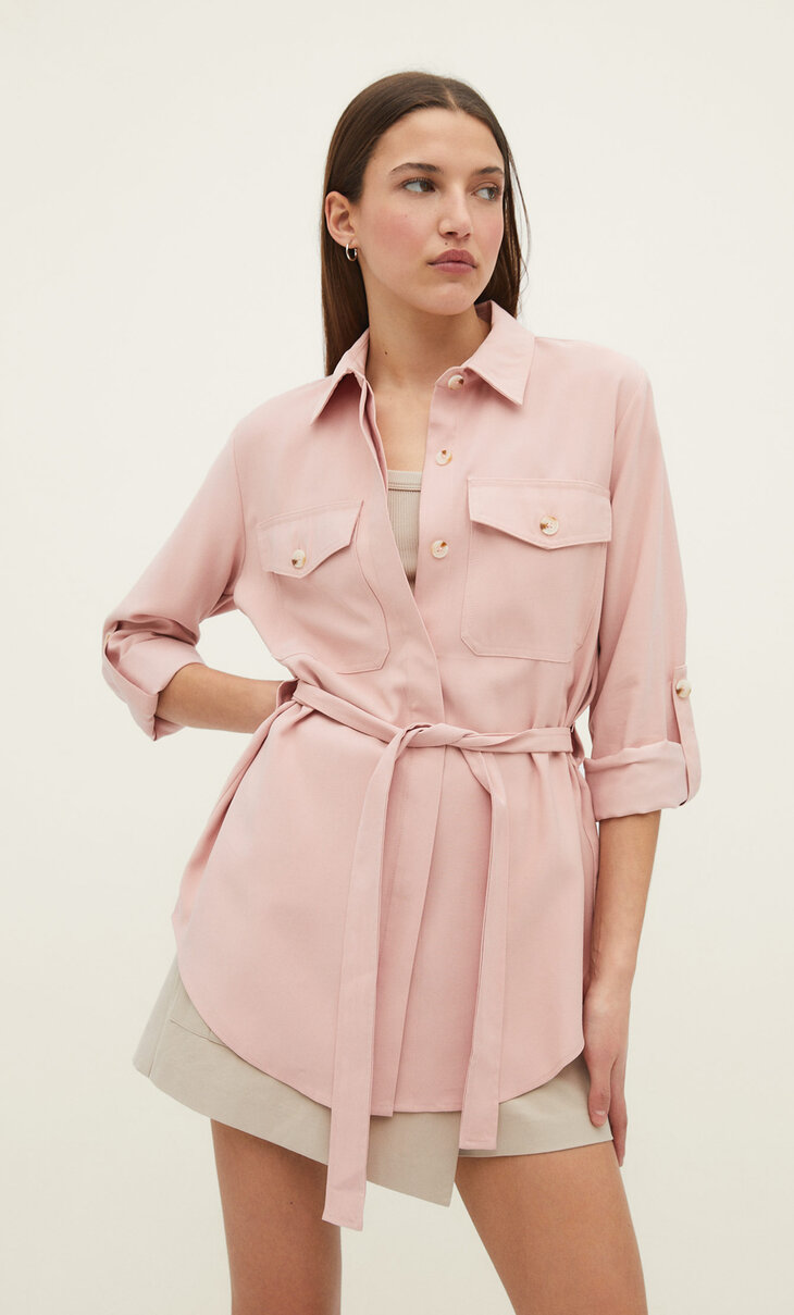 Flowing overshirt with belt