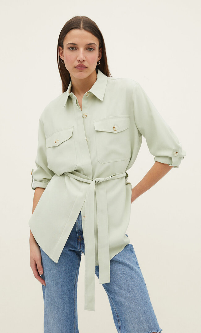 

Stradivarius Fließende Hemdjacke Mit Gürtel Grün Xl