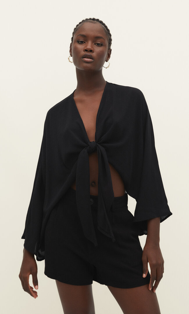 

Stradivarius Offene, Fließende Bluse Schwarz M